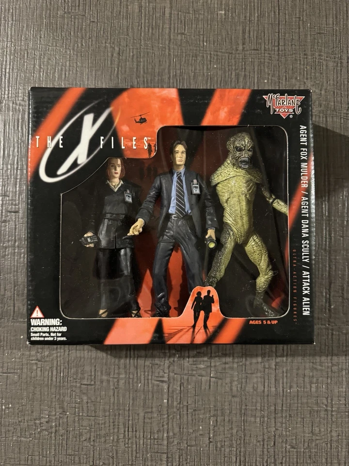 The X Files Agent Fox Mulder / Agent Dana Scully / Attack Alien - Bild 1 von 2