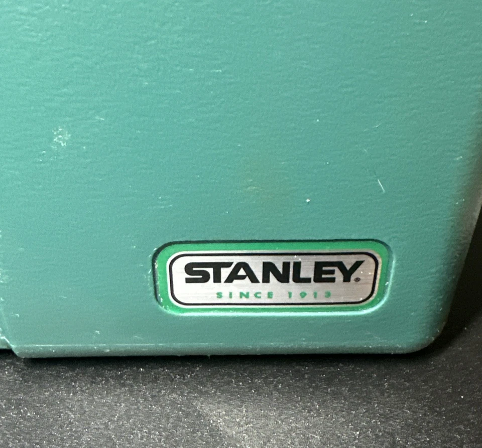 Refrigerador e garrafa térmica vintage verde Stanley Aladdin verde isolado lancheira  - Imagem 3 de 4