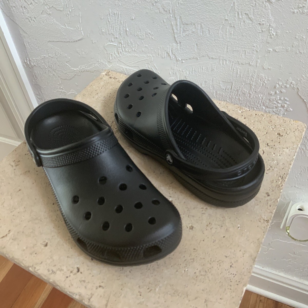 Crocs Black Classic Clogs Men\'s Size 11 Crocs Classic Clog Mens Sandals Black 10001-001 – Shoe Palace main image 3