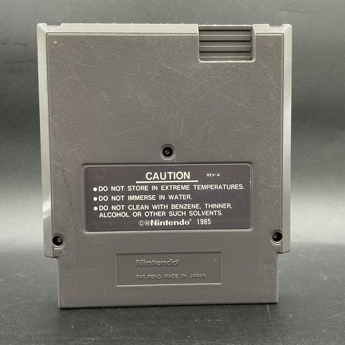 The Bugs Bunny Crazy Castle NES Nintendo 1989 Authentic Sleeve Game Only Tested - Picture 3 of 9