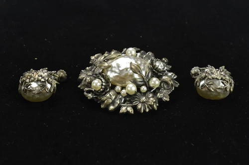 Vintage MIRIAM HASKELL FAUX PEARL BRONZE METAL FLOWER BROOCH & EARRINGS #07181