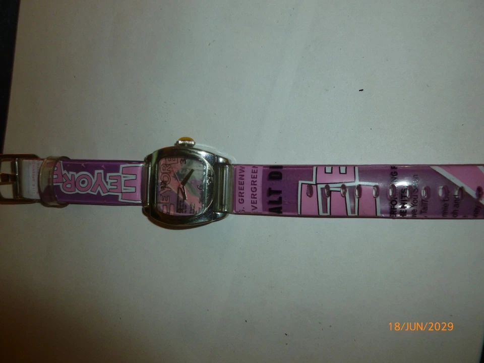 RARE Eeyore DISNEY SII SEIKO MU2060 SILICONE BAND WATCH - Image 4 of 4