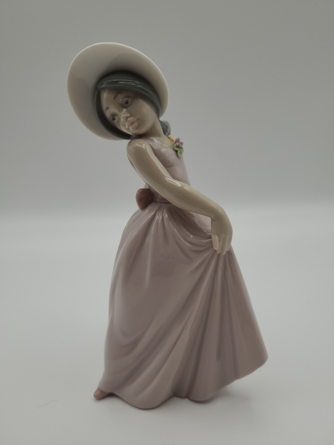 Lladro Iris Little Girl Figurine in Pink Dress 6276