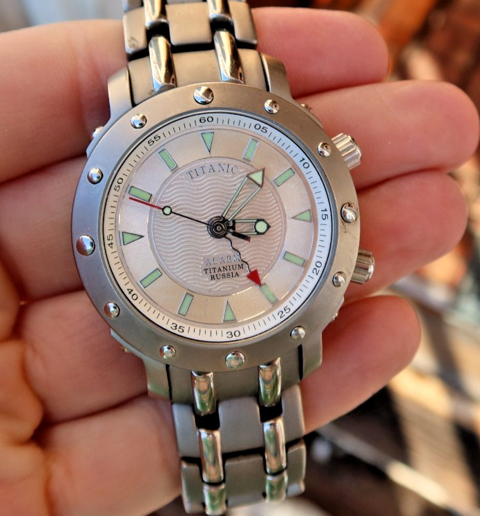 Titanium Automatic Men's Watch Wristwatch Alarm Russia Vintage Titanic LOOK RARE - vintagewatches.pk