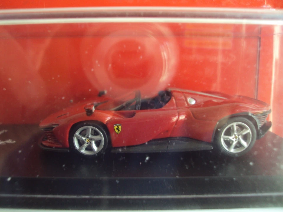 Ferrari Daytona SP-3 2021 Scala 1:64 - Immagine 2 di 3
