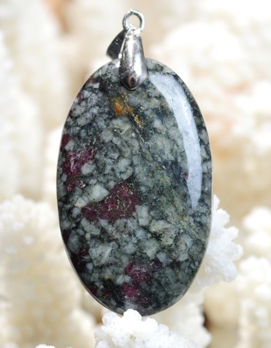 Pendentif Cabochon Labradorite Lune - 48 Carats - Pierre Naturelle Madagascar - JM-IMPORT