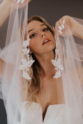 NWT $450 UNTAMED PETALS VERONICA VEIL BY AMANDA JUDGE | eBay display picture 3
