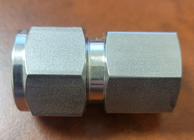 NEW 2 piece pack Swagelok equivalent to SS-600-7-12  316SS Tube Fitting