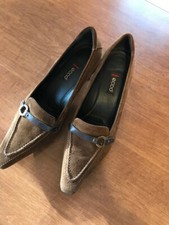 Women Ecco Suede Leather Heels Size US 8 Brow...