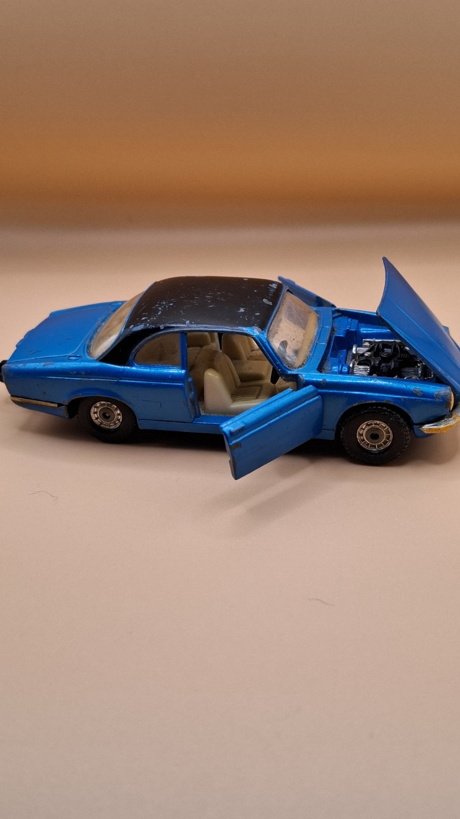 Vintage Corgi Jaguar XJ12C Diecast Car Made in GT Britain Classic Model