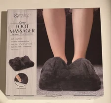 Foot Massager Black Relaxing Vibrating Massage  Black Faux Fur New In Box