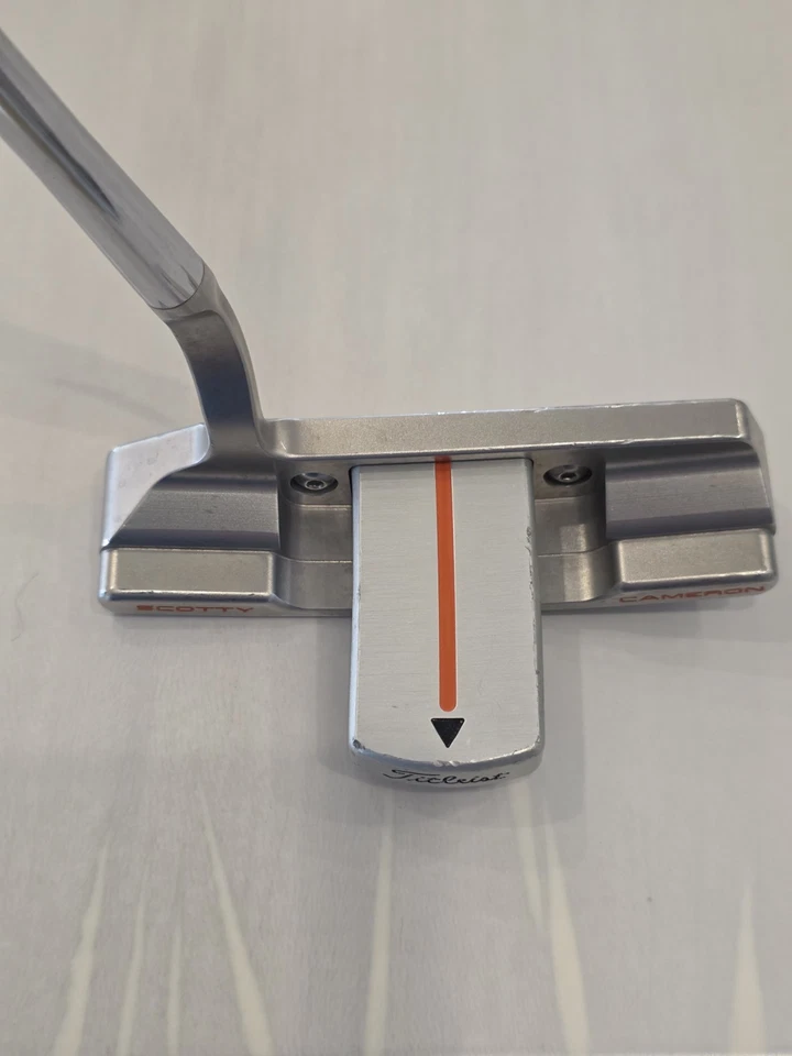 Putter Scotty Cameron Detour Newport 2.5 con cubierta todo original 33" Foto 3 de 4