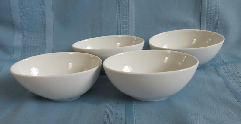 Set of 4 Crate & Barrel Small White Oval Fruit Condiment Bowls  5 1/4" x 3 1/2"