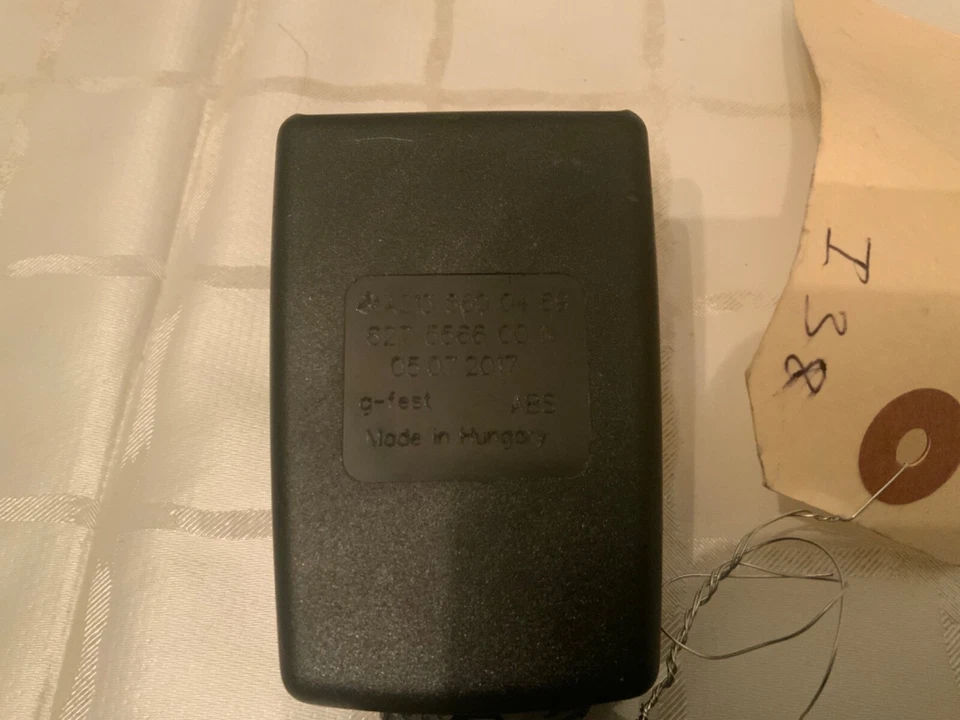 2018 Mercedes-Benz E63S AMG seat belt - Imagem 3 de 3