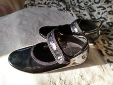 Tap shoes - Childs size 9 - black - patent leather - Mary Jane style - Freestyle