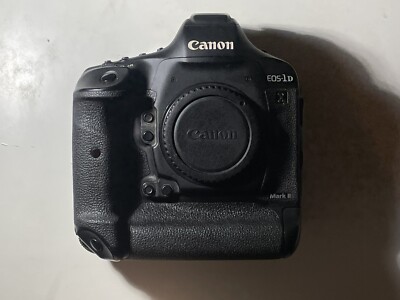 Canon EOS-1D X Mark II 20.2MP Studio Camera With Two Batteries 127000shutter