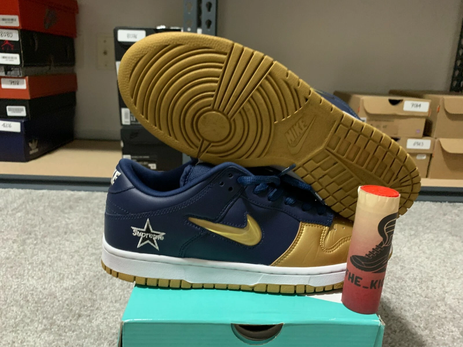 Nike SB Dunk Low Supreme Metallic Gold CK3480 700 Taille 9 100 % Authentique