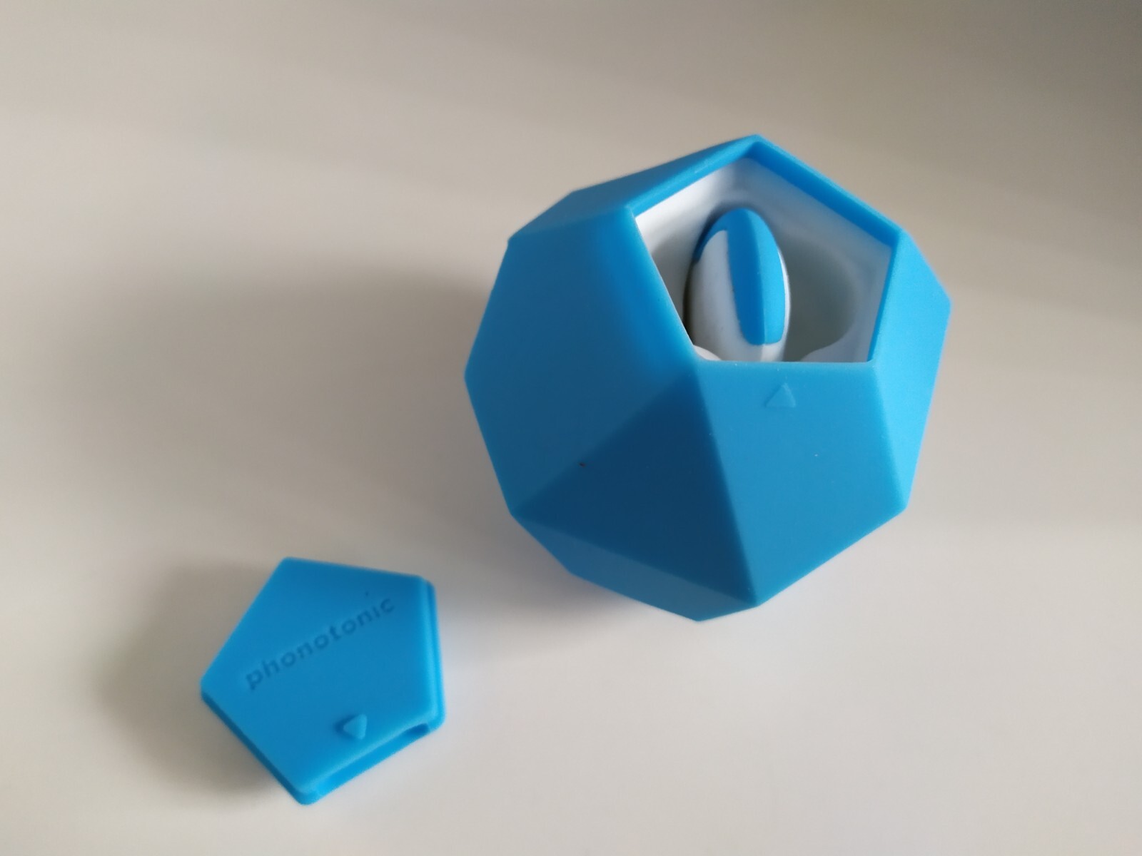 Enceinte sans fil Phonotonic bleue par Xavier Houy, design premium neuf