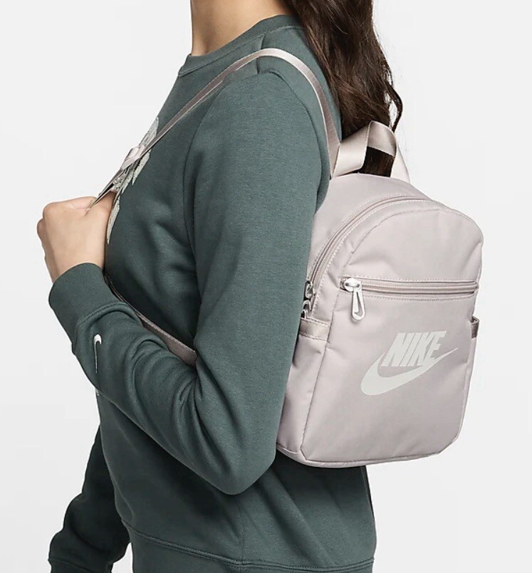 【☆超レア☆】☆NIKE☆NSW Futura Mini Backpack(6L)☆Gray Nike Sportswear Futura 365 Women's Mini Backpack, 6L