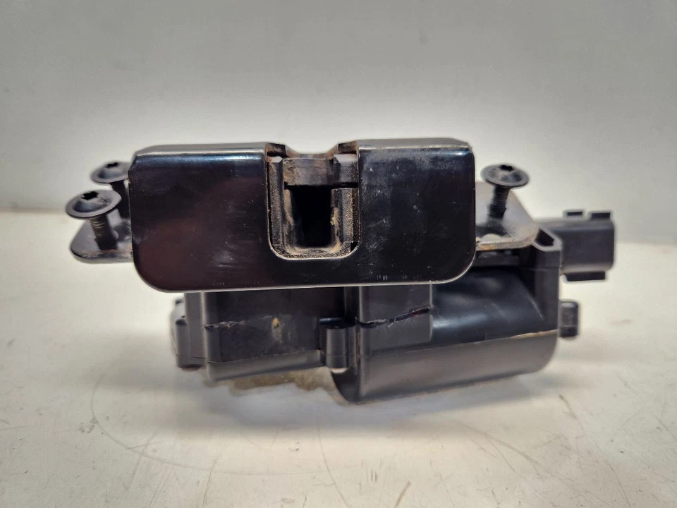 2007 GMC Yukon XL 1500 Rear Gate Latch - Power - Image 2 of 4