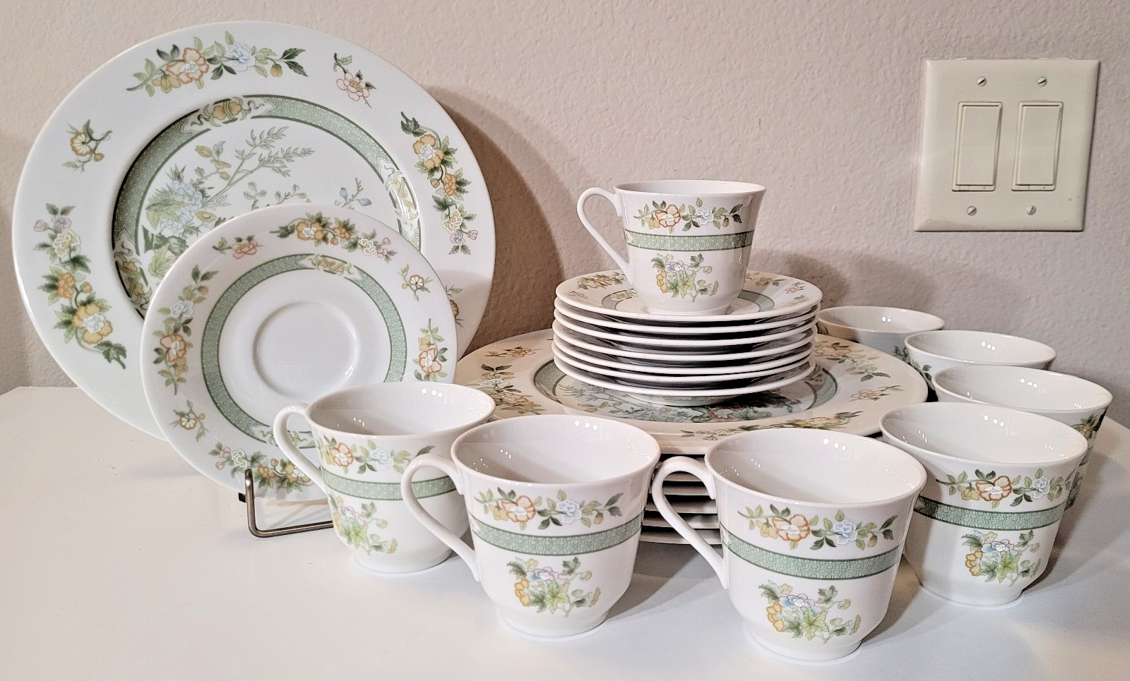 Royal Doulton Tonkin Fine China Dinnerware Set Made in England Cups Plates 1974