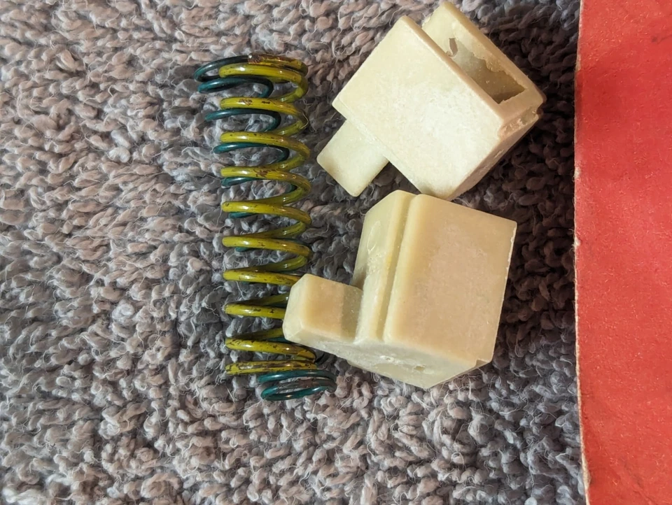 New Homelite String Trimmer Slide and Spring Kit A-97582 MISSING ONE SPRING - Image 2 of 4