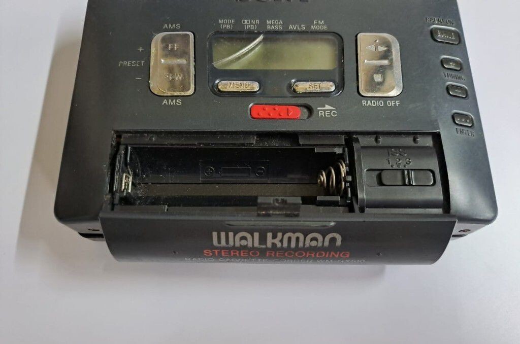 Sony WM GX510 Stereo Radio Cassette Player Vintage Walkman Japan Sony WM GX510 Stereo Radio Cassette Player Vintage Walkman Japan