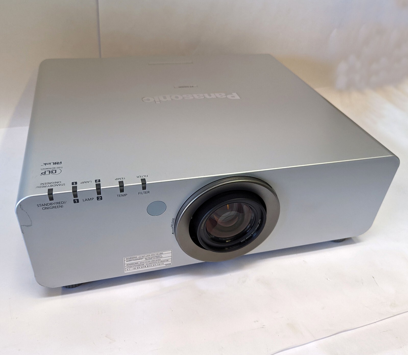 ユーズタウン8パナソニック DLPプロジェクター(6500lm、XGA) PTD6000S ブルーレイ、DVDレコーダー lincrew