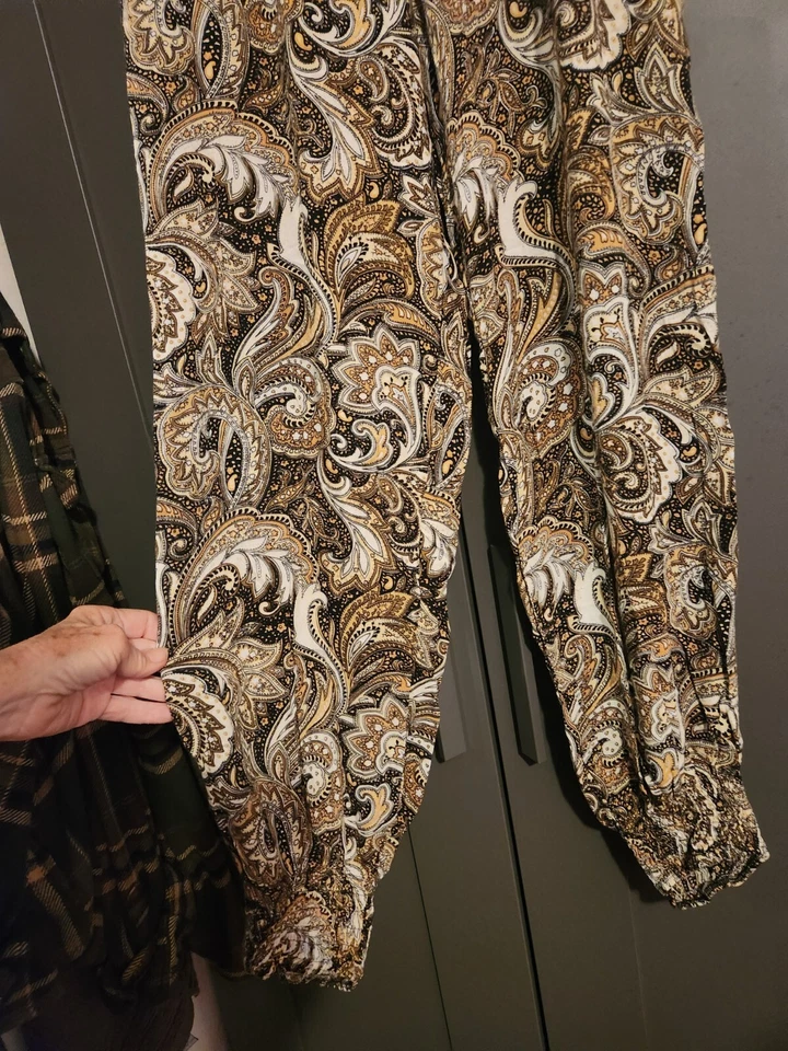 Pantalones boho joggers hippie harén estampado blanco mostaza negro patrón cachemir Foto 4 de 4