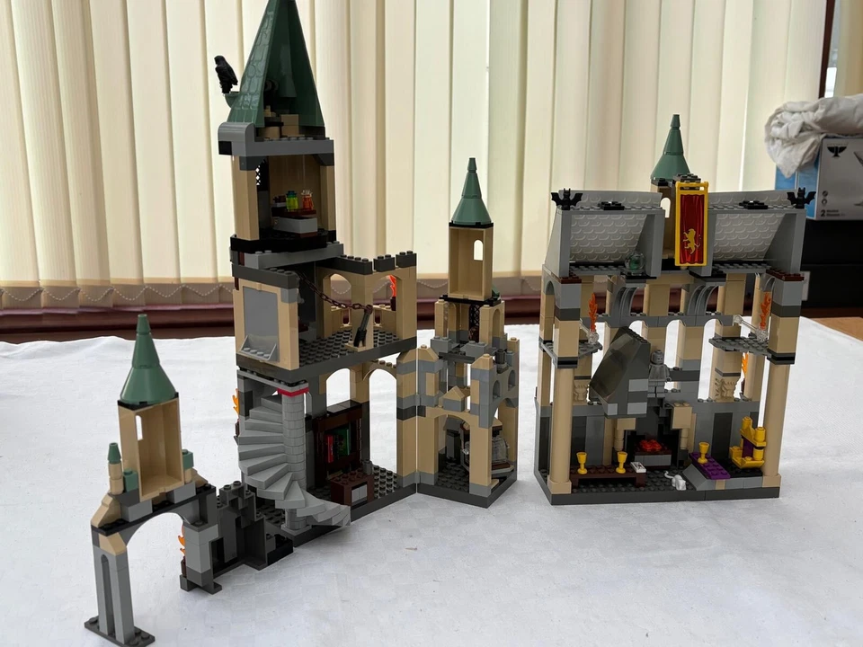 LEGO Harry Potter 4709 Hogwarts Castle, photo 4 of 5