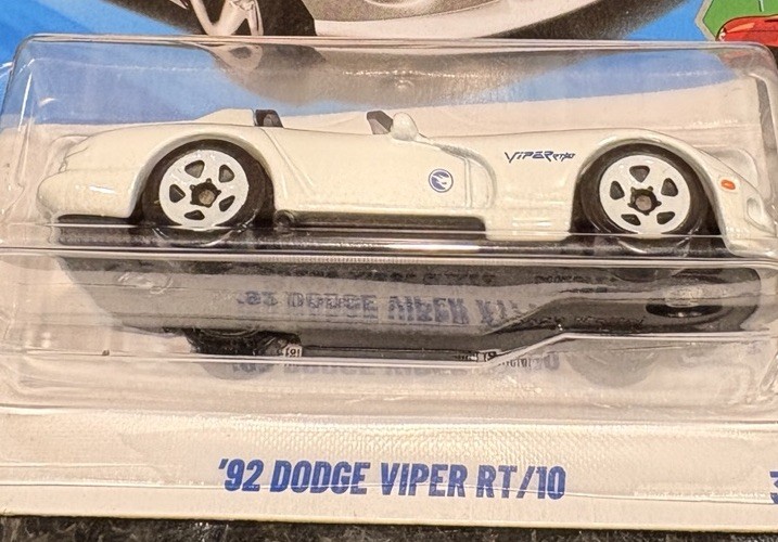 Hot Wheels 2026 Case B '92 Dodge Viper RT/10 RTH Treasure Hunt 29