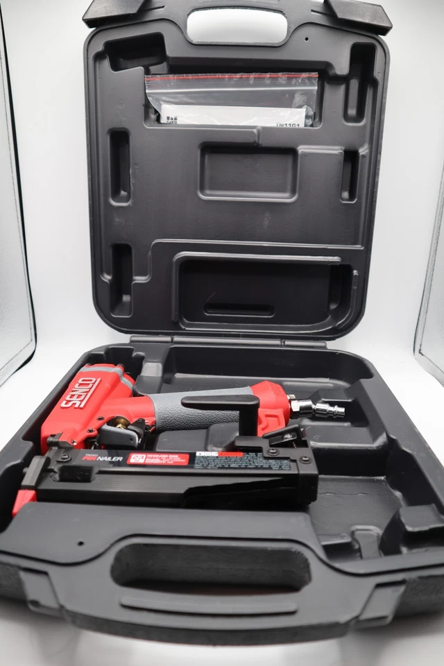 Clavadora de aire Senco TN11G1 1-3/8” calibre 23 Neverlube clavadora sin cabeza Foto 2 de 4