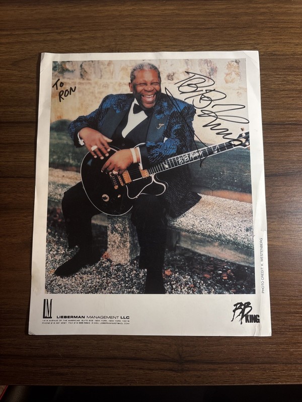 RARE BB King officially autographed promotional press photograph