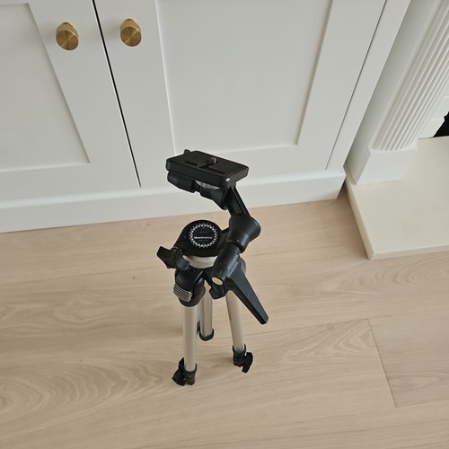 Manfrotto 190 D Tripod - Picture 4 of 6