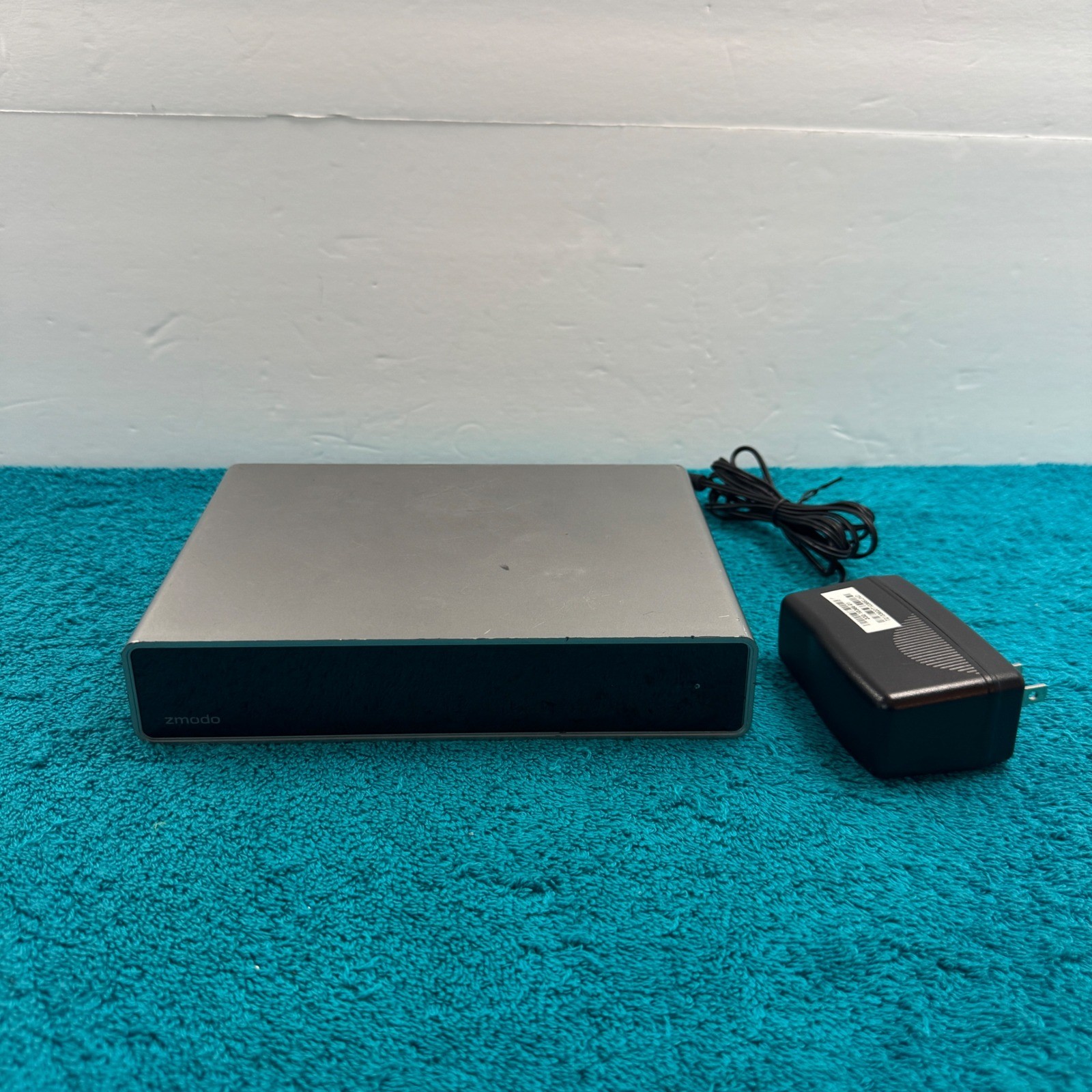Zmodo Security Camera NVR Receiver Silver HDMI USB Ethernet Port - No Hard Drive