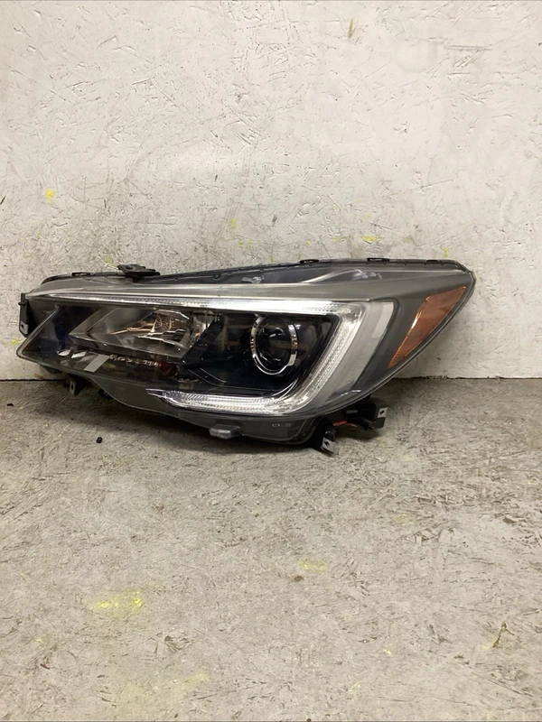 2018 2019 SUBARU LEGACY LEFT LH DRIVER SIDE HEADLIGHT OEM HALOGEN 84001AL11A