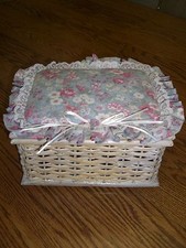Ivory Wicker Basket/Floral Cotton Lace Top and Inside/9.5" Wide x 6" Tall