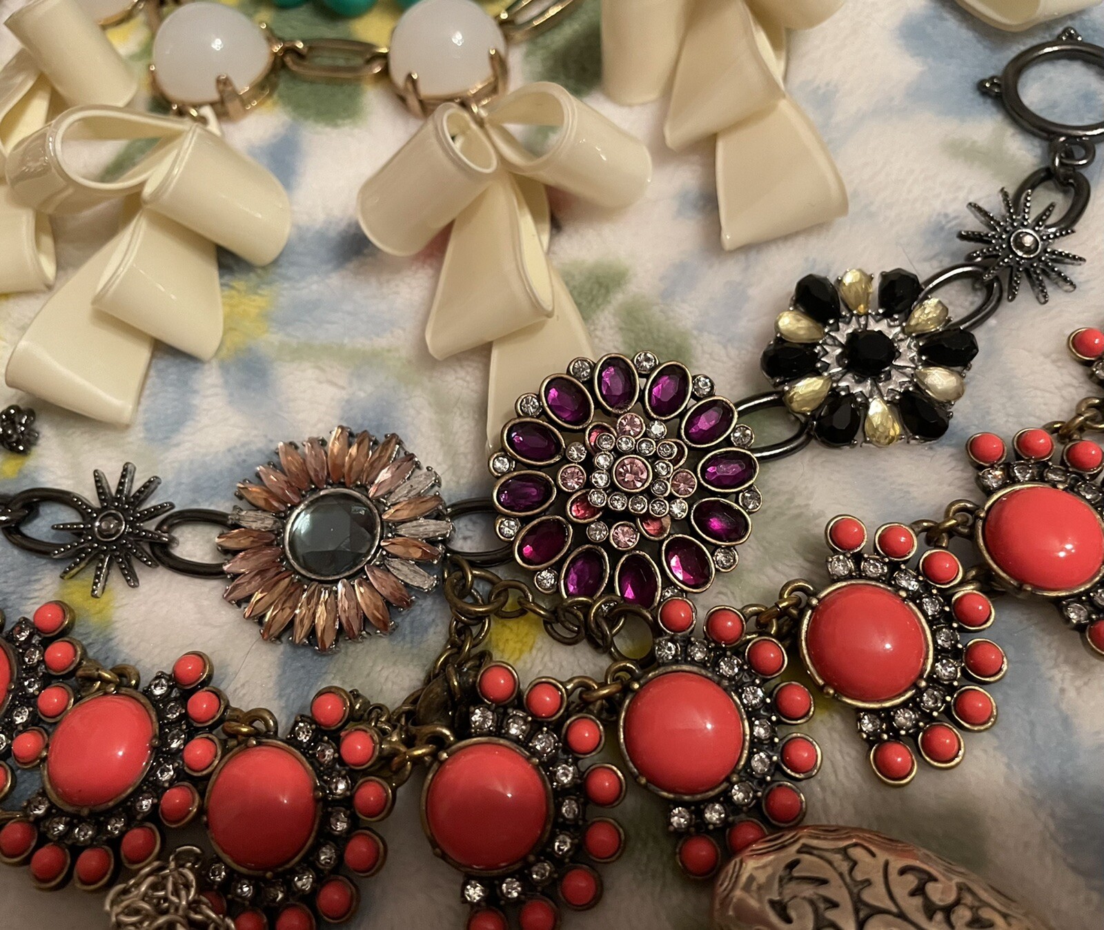 JUNK JEWELRY LOT 2 lbs. of jewelry for Supplies Crafting Refurbishing