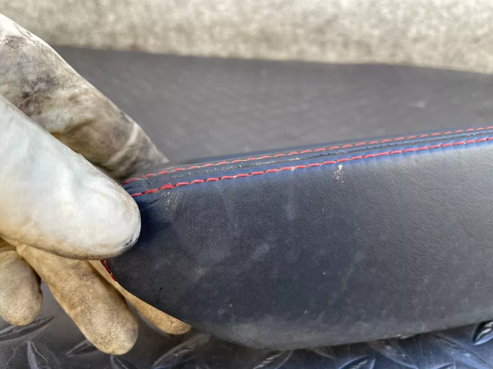 Panel de puerta de cuero reposabrazos lado derecho Mercedes C190 Amg GT/GTS 2016-2018 OEM Foto 3 de 4