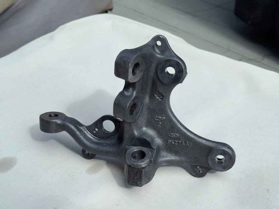 Ford Mustang Cobra R 1993 93 modelo SVT lado del pasajero husillo delantero nuevo Foto 2 de 4