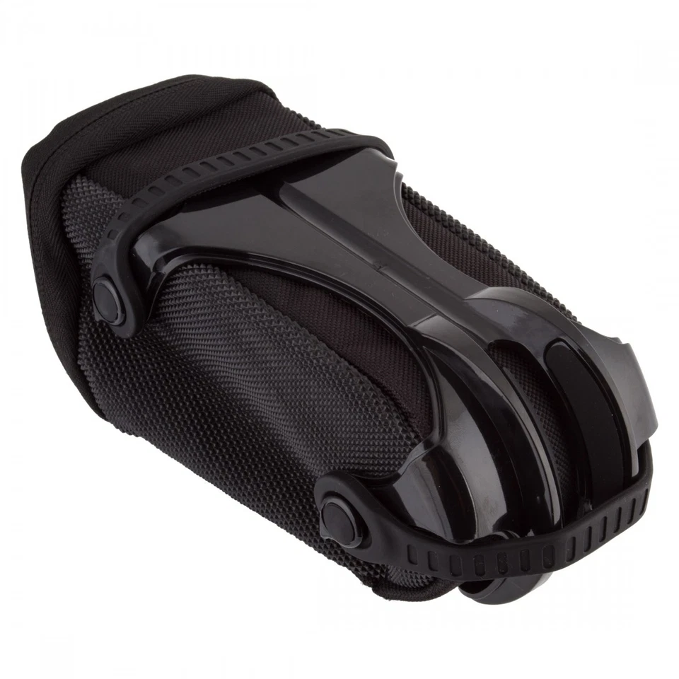 Bolsa de bicicleta Clean Motion Pelikan SMS negra con correa de silicona con marco duro y Foto 4 de 4