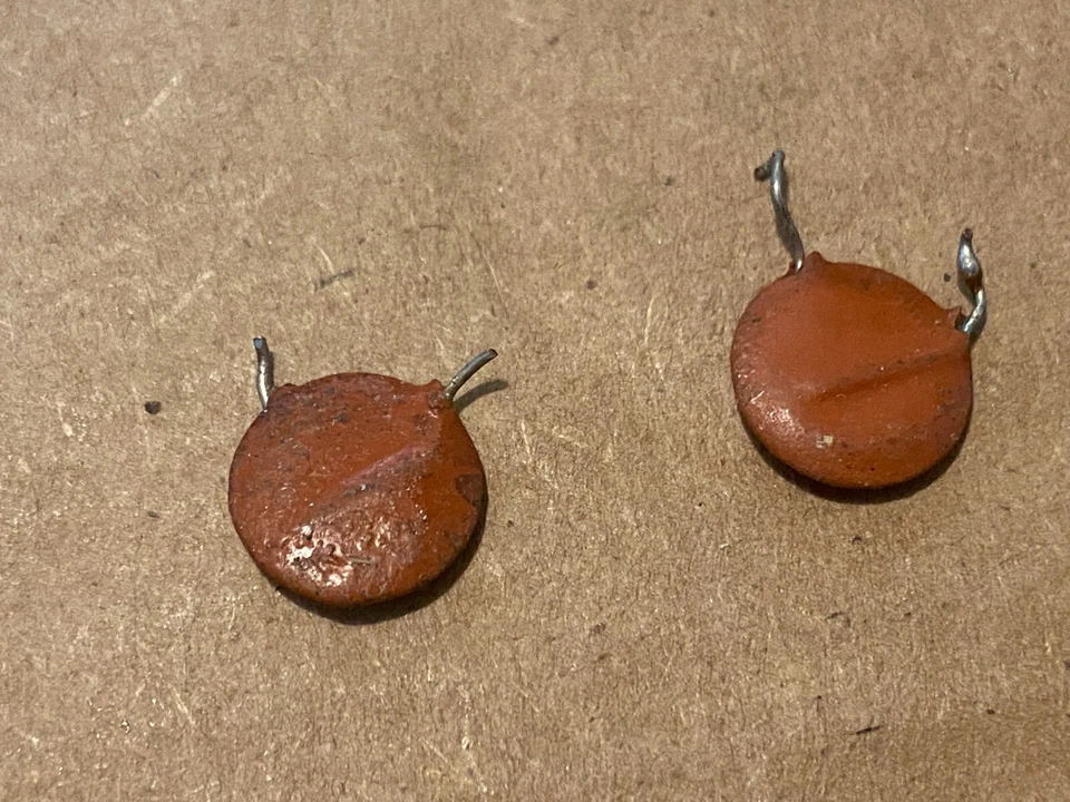 2 condensadores de tono de guitarra SK disco de cerámica vintage de los años 60 .02 uf PRUEBA BUENA Foto 2 de 4