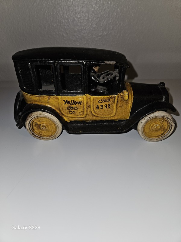 Vintage Arcade Cast Iron Yellow Cab Co. 3333  Toy Cab Car