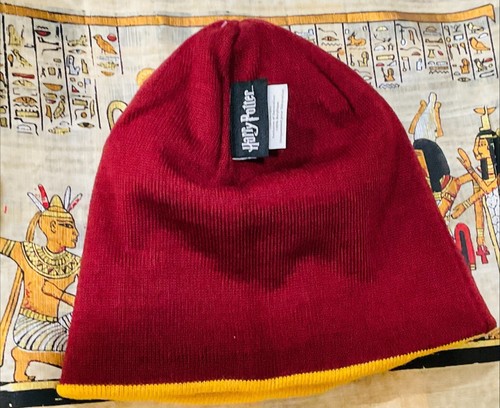New USA Seller Harry Potter Gryffindor Reversible Knit Warm Beanie Hogwarts - Picture 3 of 4