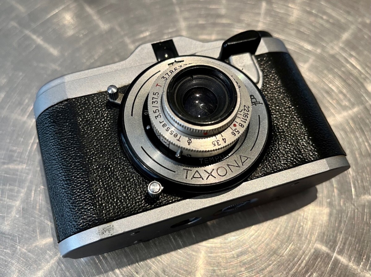 ZEISS Ikon Taxona With ZEISS Tessar Lens 3,5/37,5mm Classic ZEISS Ikon Taxona With ZEISS Tessar Lens 3,5/37,5mm Classic