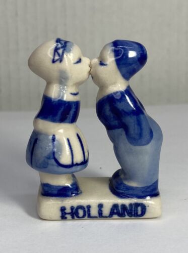 Vintage Delft Dutch Kissing Boy and Girl Blue and White Pottery *Made in Holland - Picture 1 of 4