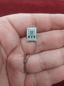 GM Truck and Bus Tie Tac 1/10th 10kt with 3 Emeralds