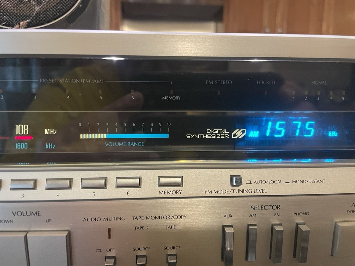 Sansui 5900z AM/FM Digital Quartz Synthesizer DC Stereo Receiver