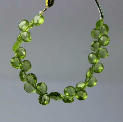 12,5 Karat 5 bis 5,5 mm natürlich facettiert grün Peridot Herzform Schnitt 3,5 Zoll Perlen - Bild 3 von 6