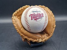 Minnesota Twins Baseball + Mini-Handschuh &ndash; US Original!